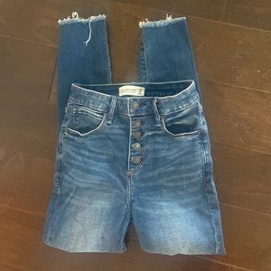 Abercrombie high rise super skinny ankle. Size 25 0R curve love.